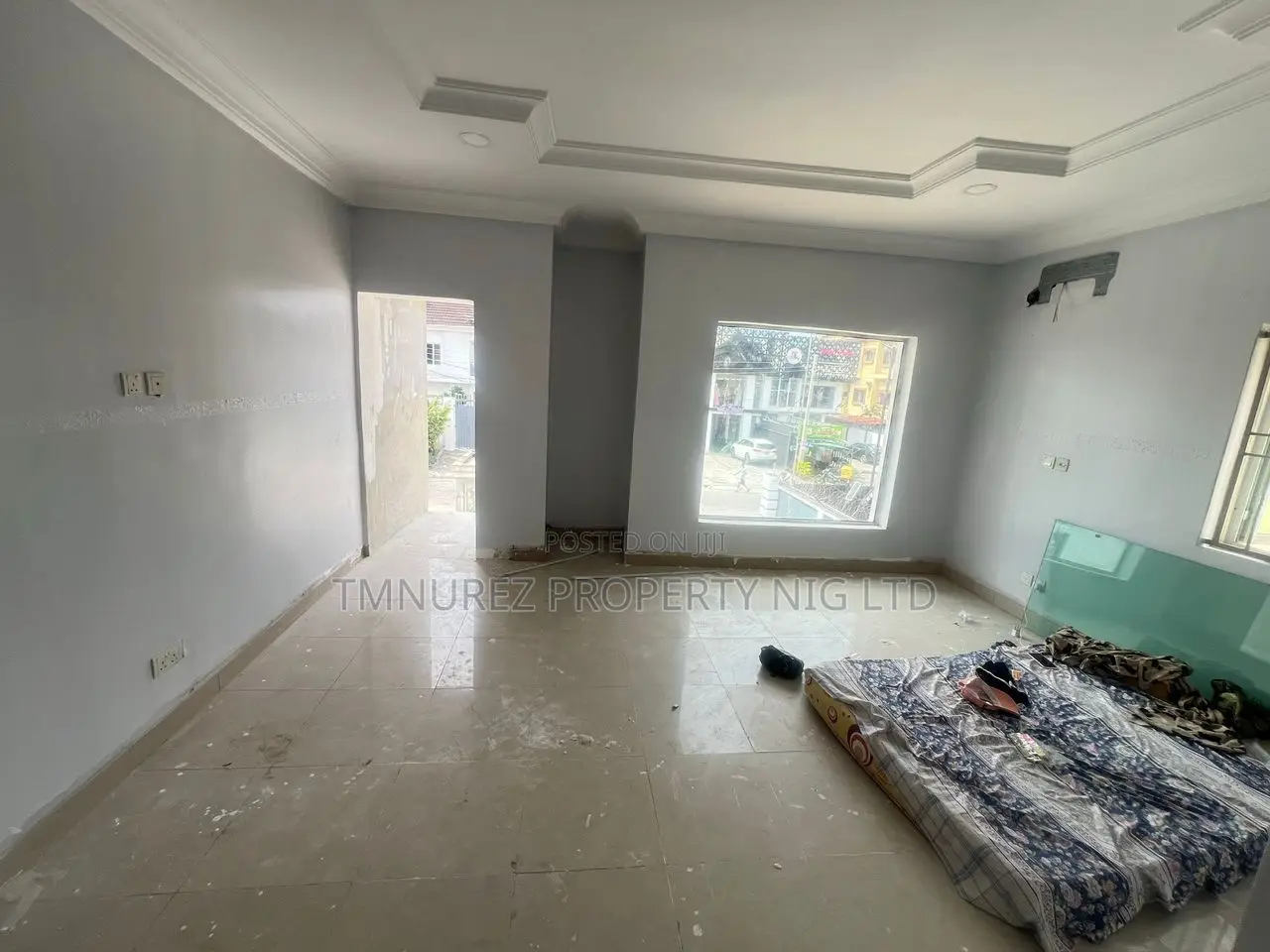 Shop Showroom for Rent at Lekki Phase1 in Lekki Phase 1