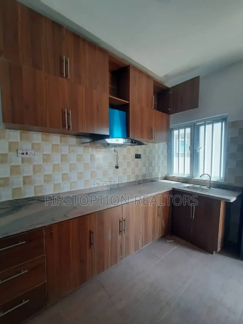 2bdrm Block of Flats in Sangotedo for sale in Sangotedo
