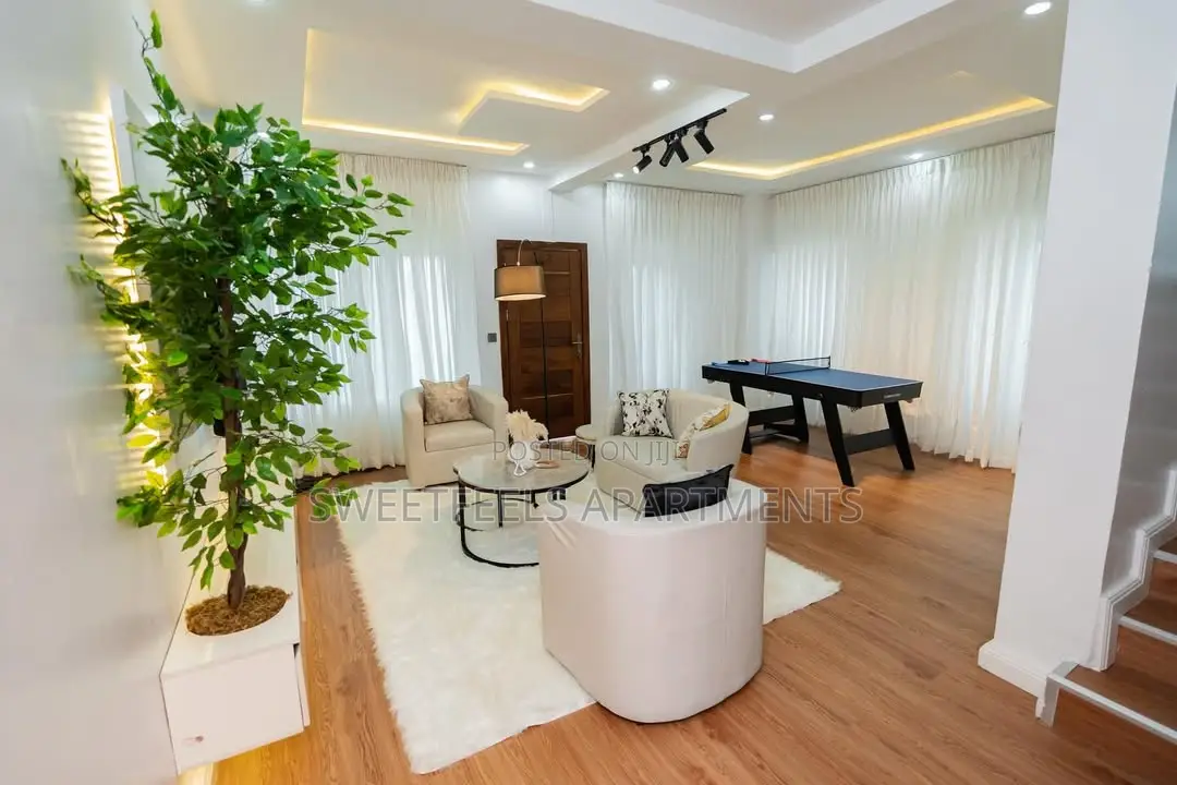 Cozy 1 Bedroom Apartment With Bath Tub and Ps5 in Ikate