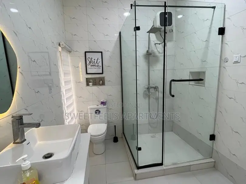 1 Bedroom Apartment With Ps5 in Ikate