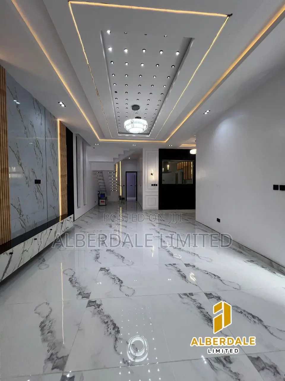 5bdrm Duplex in Ikota for sale in Ikota