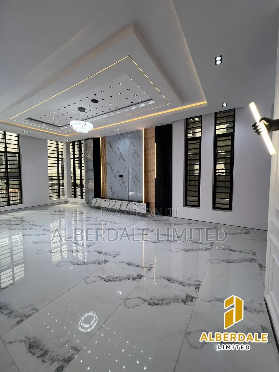 5bdrm Duplex in Ikota for sale in Ikota