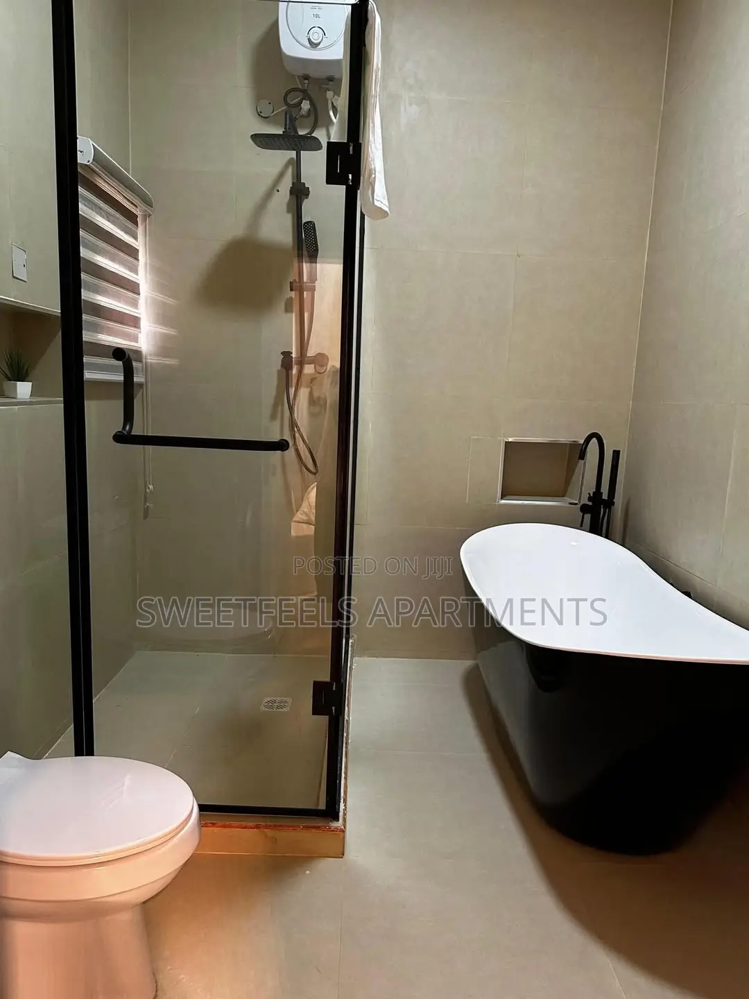 1 Bedroom Apartment With Bath Tub and Ps5 in Ikate