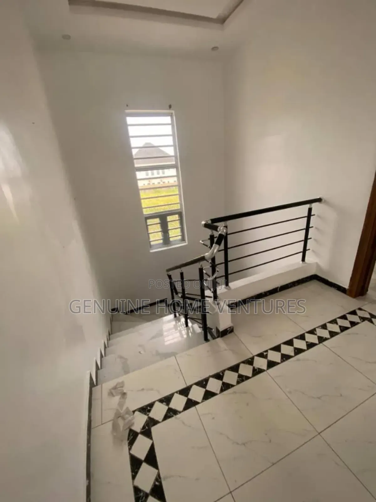 5bdrm Duplex in Orchid, Chevron for rent in Chevron