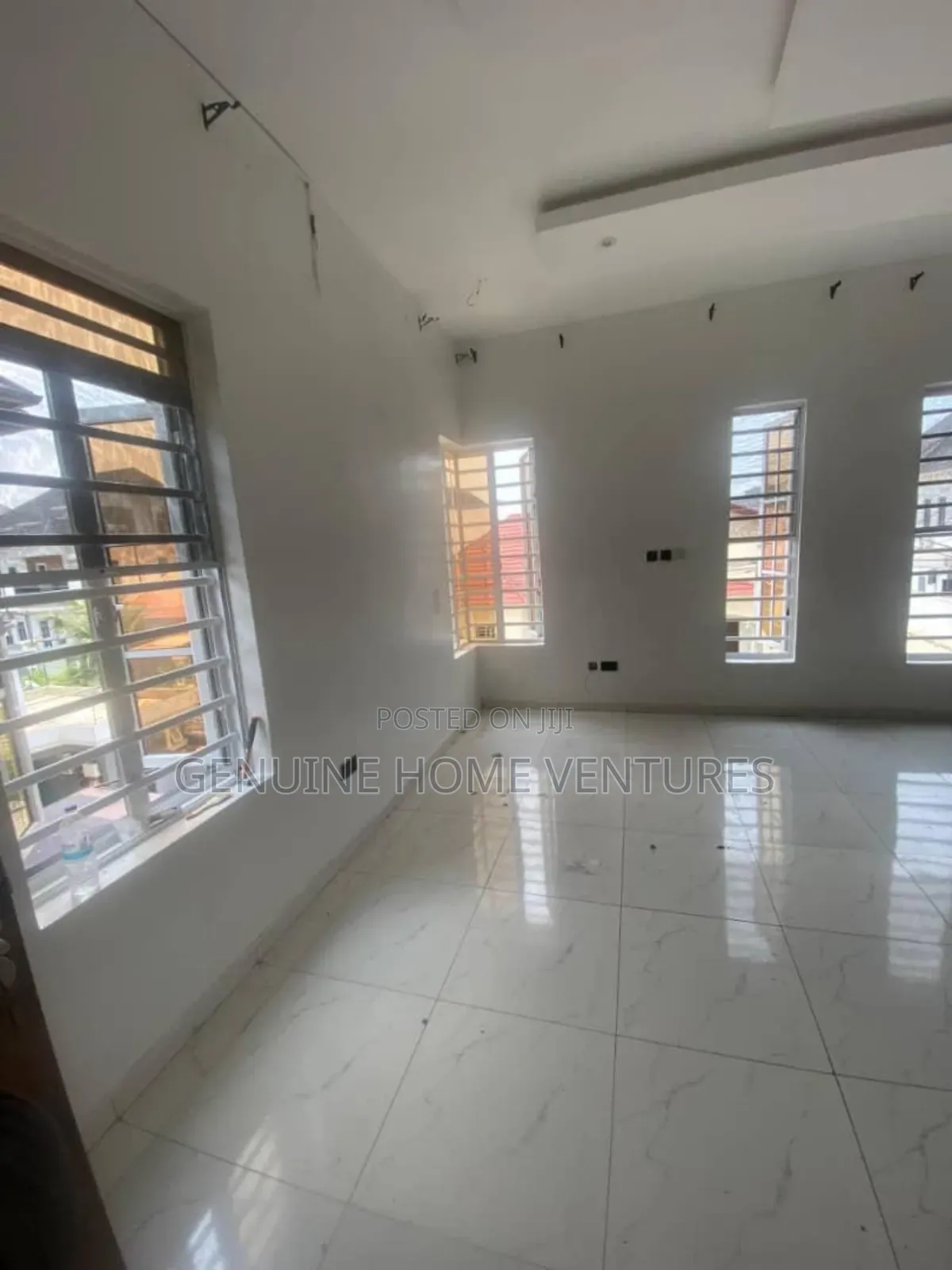 5bdrm Duplex in Orchid, Chevron for rent in Chevron