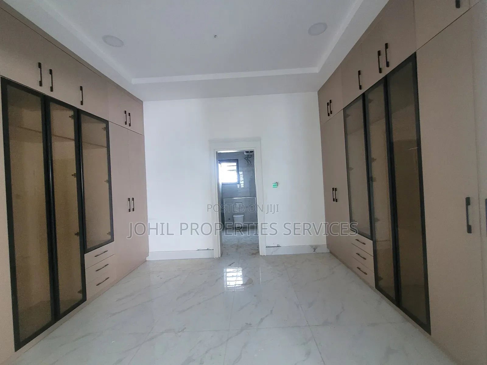 7bdrm Duplex in Asokoro for sale in Asokoro