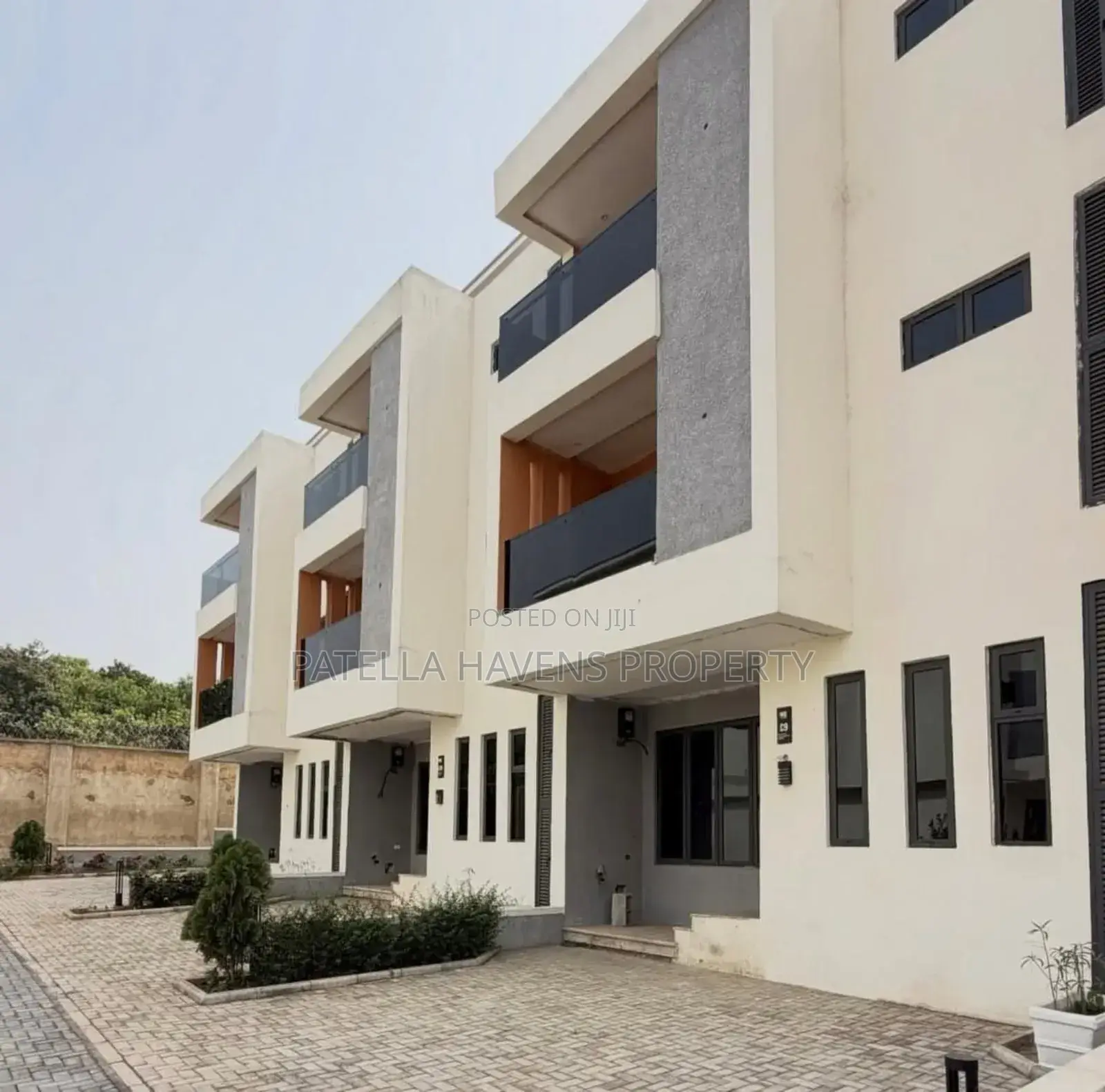 4bdrm Duplex in Life Camp for sale in Life Camp