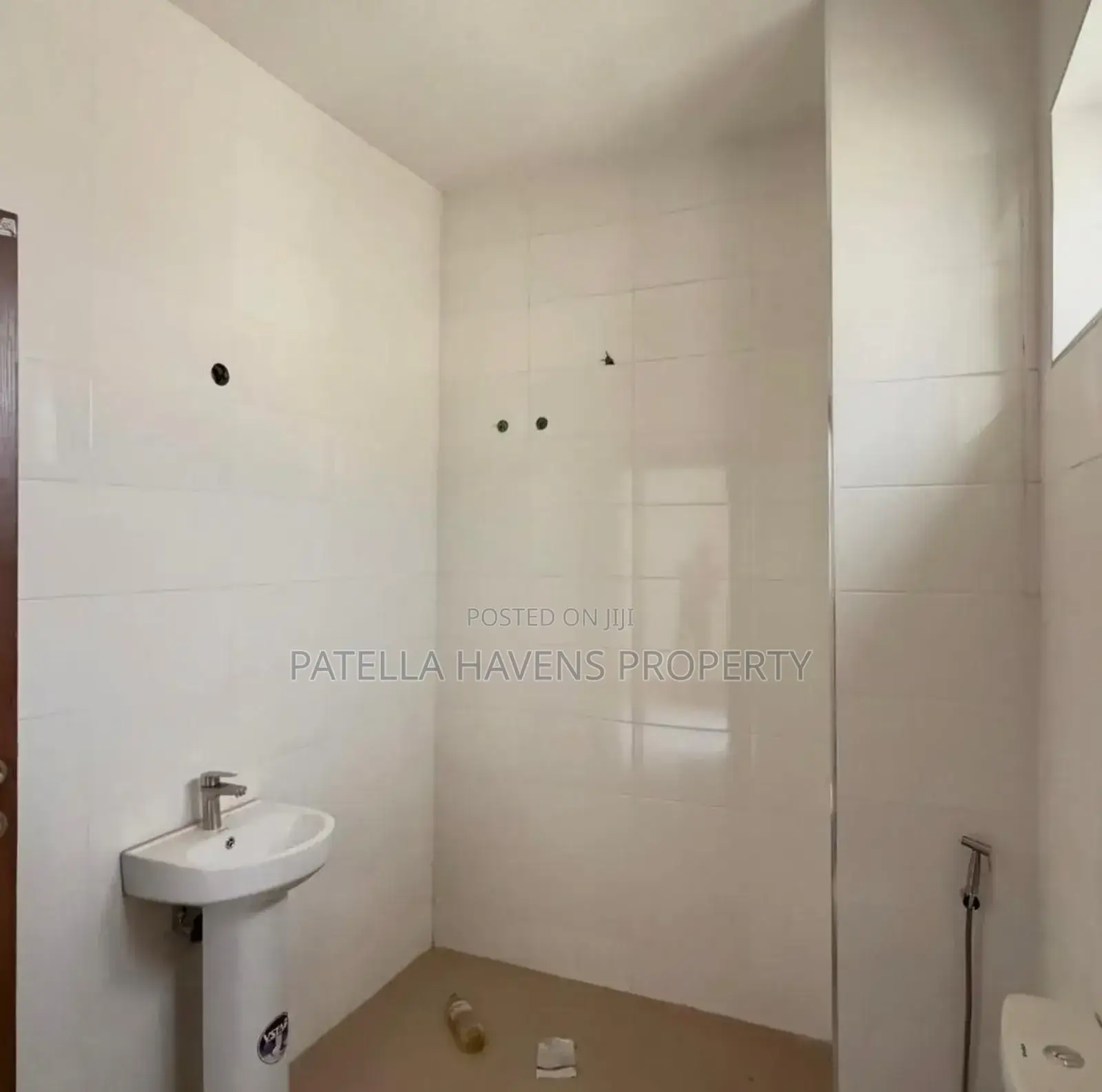 4bdrm Duplex in Life Camp for sale in Life Camp