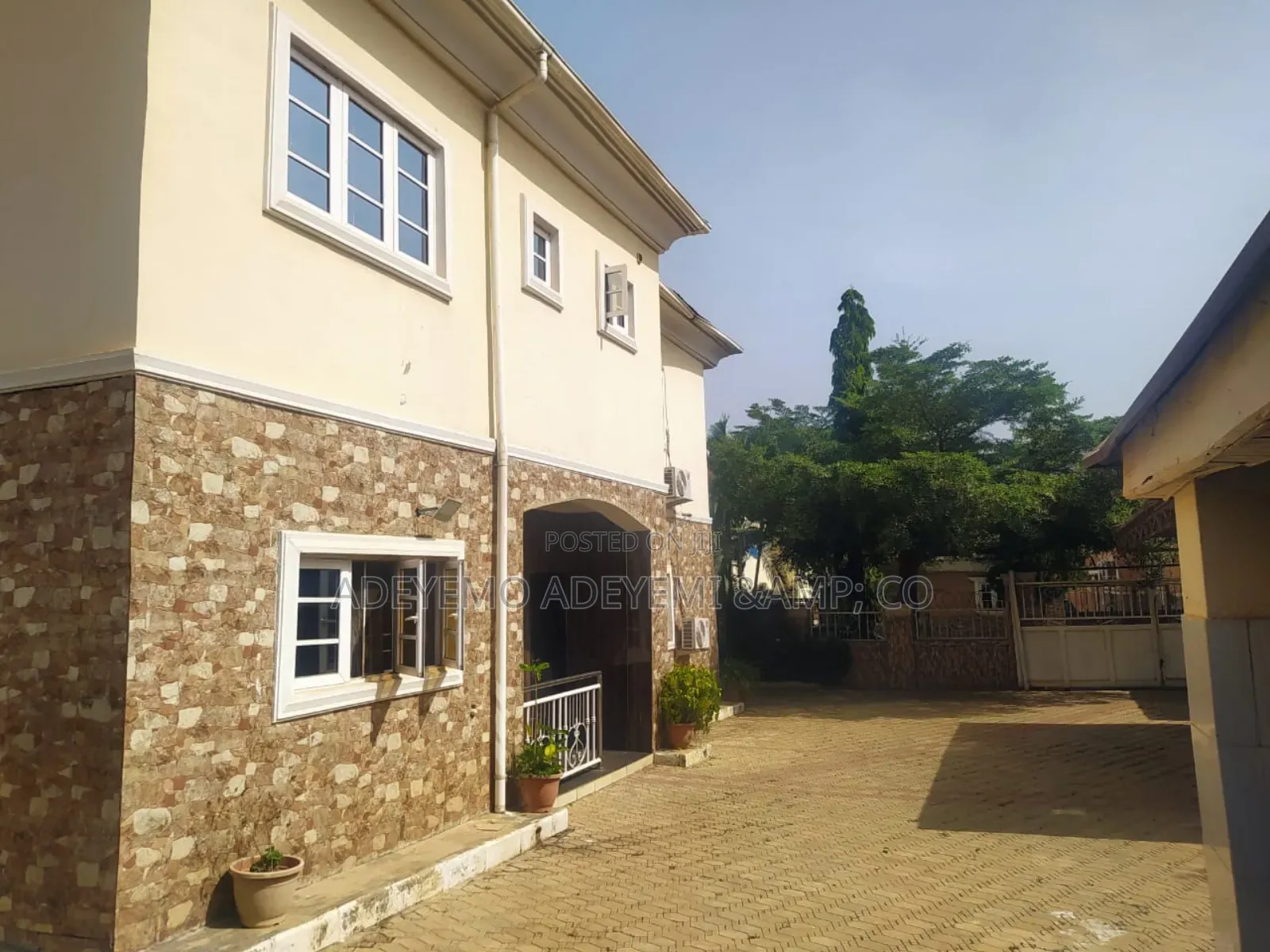 Furnished 4bdrm Duplex in Villa Nova Estate, for sale in Gudu