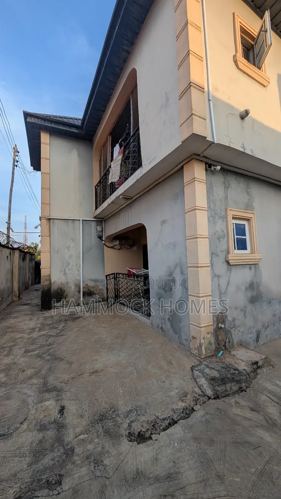 12bdrm Block of Flats in Orogun, Agbowo for sale in Agbowo
