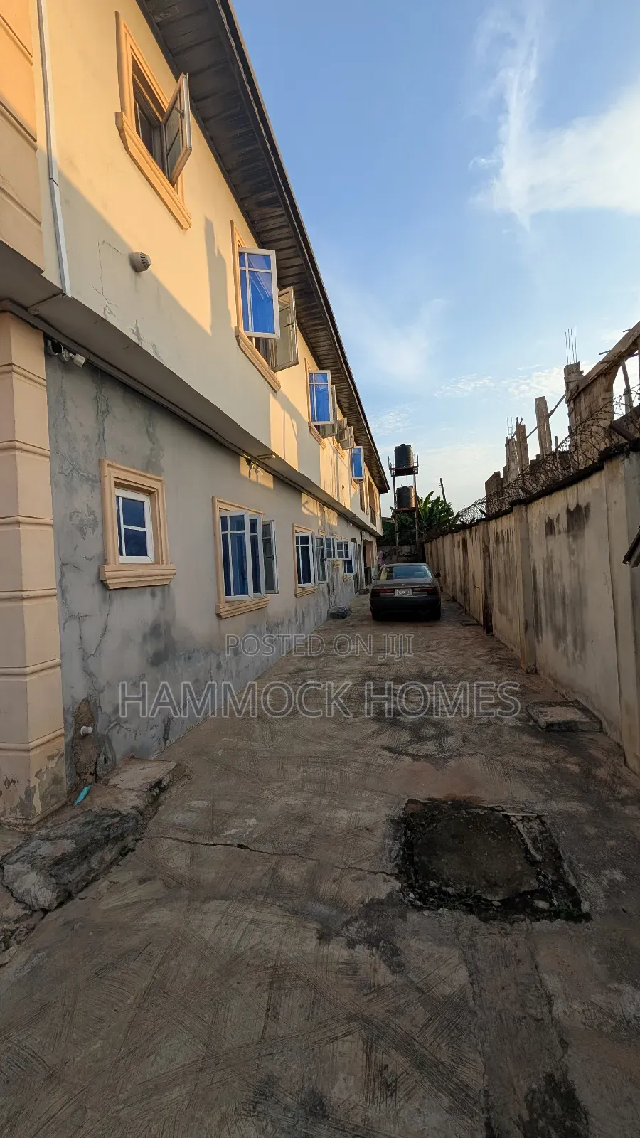 12bdrm Block of Flats in Orogun, Agbowo for sale in Agbowo