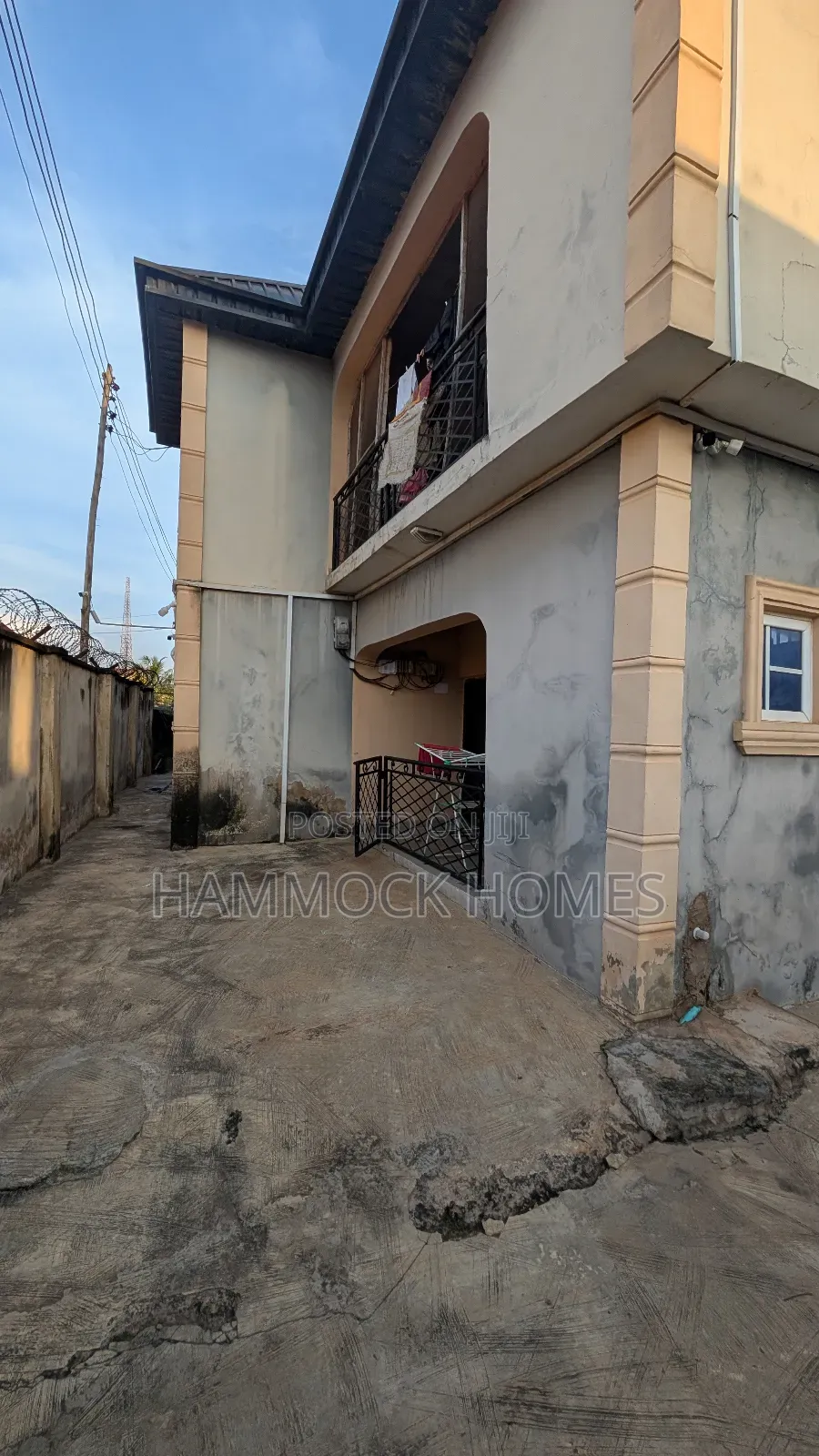 12bdrm Block of Flats in Orogun, Agbowo for sale in Agbowo
