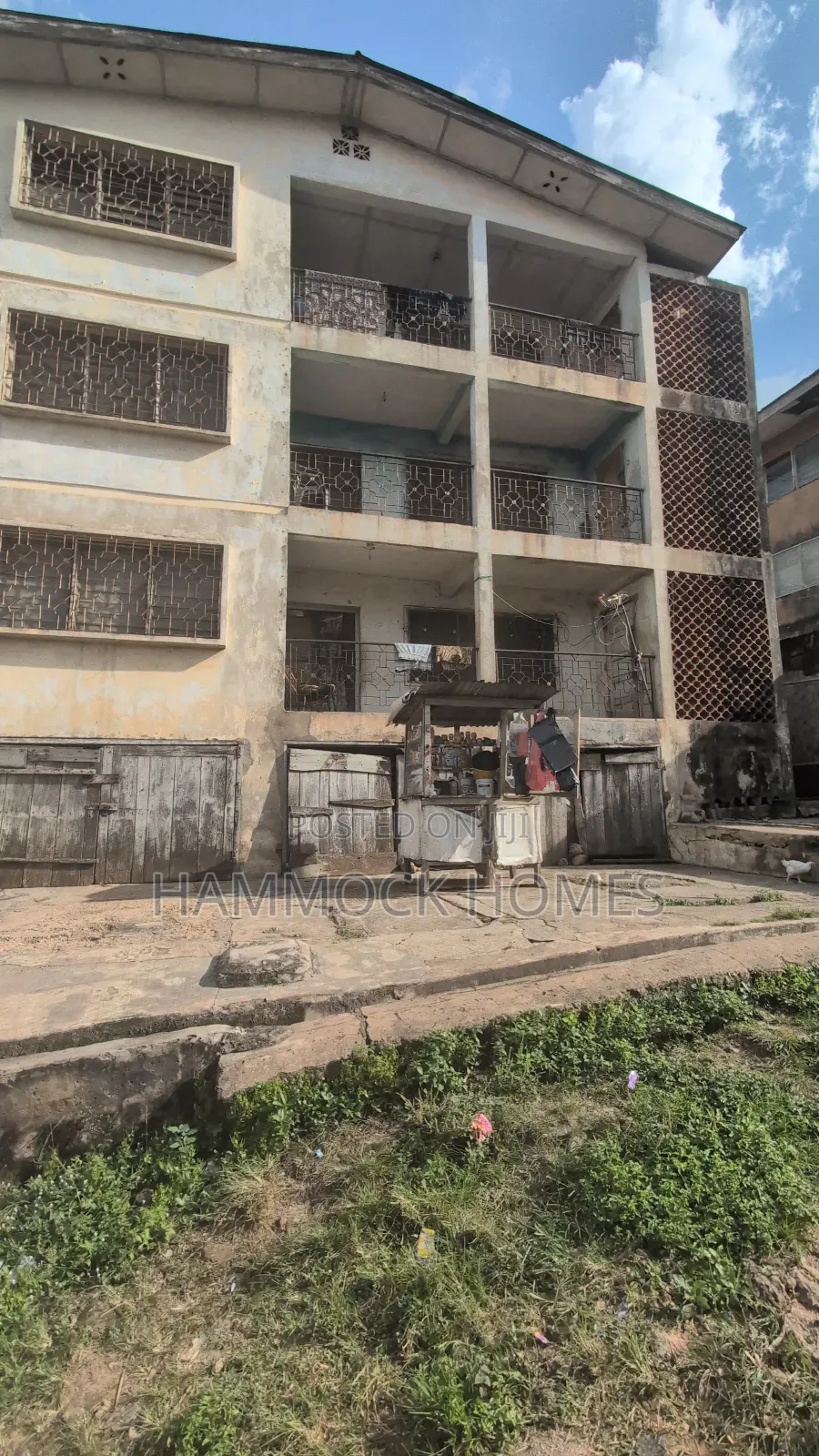 18bdrm Block of Flats in Oke Itunu, Ibadan Polytechnic/University in Ibadan Polytechnic/University