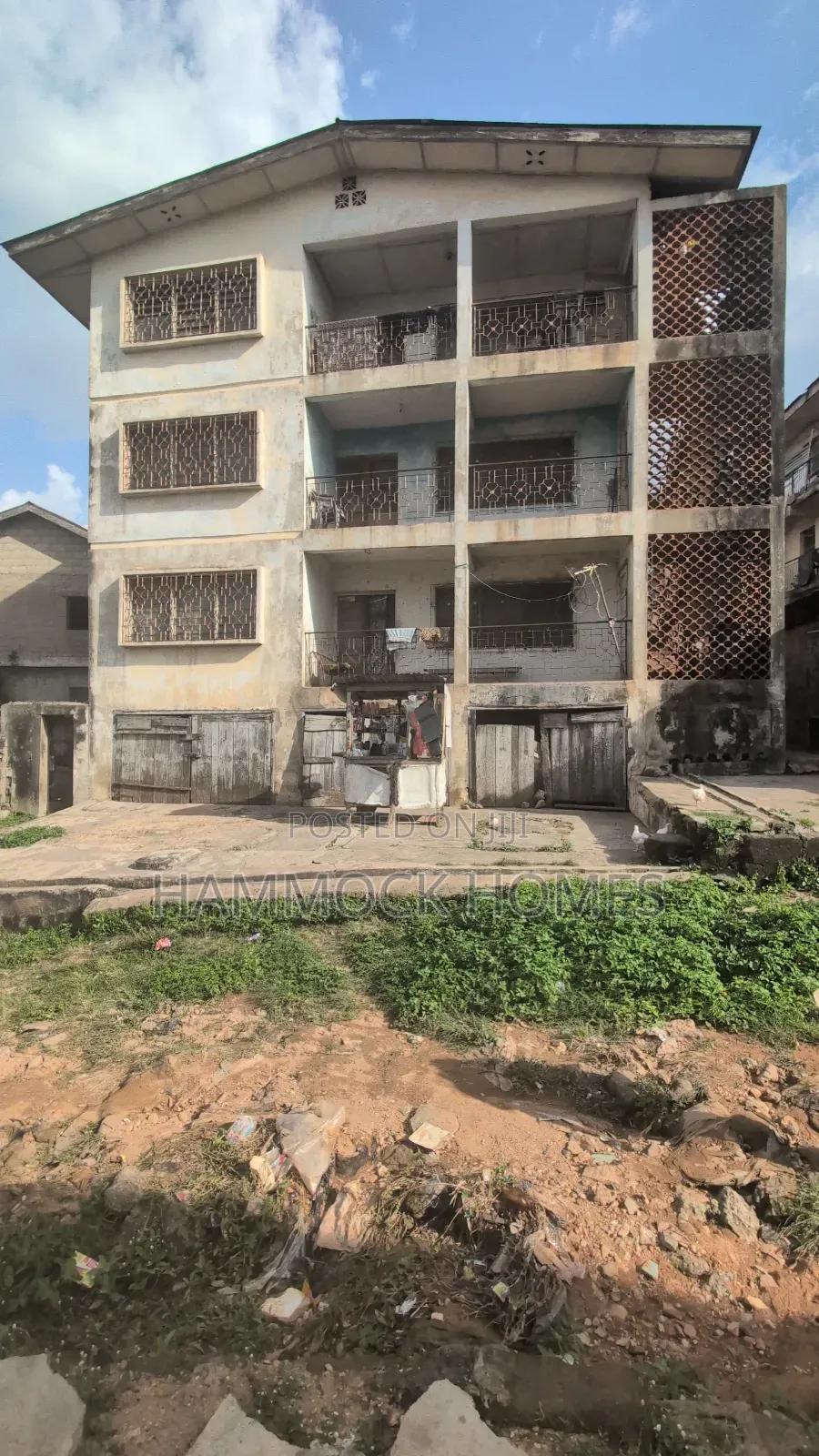 18bdrm Block of Flats in Oke Itunu, Ibadan Polytechnic/University in Ibadan Polytechnic/University
