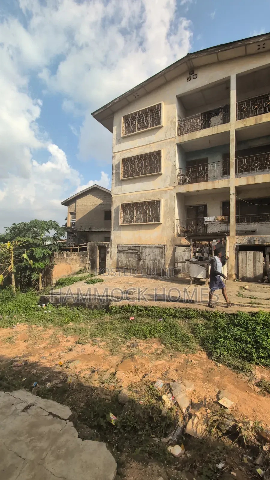 18bdrm Block of Flats in Oke Itunu, Ibadan Polytechnic/University in Ibadan Polytechnic/University
