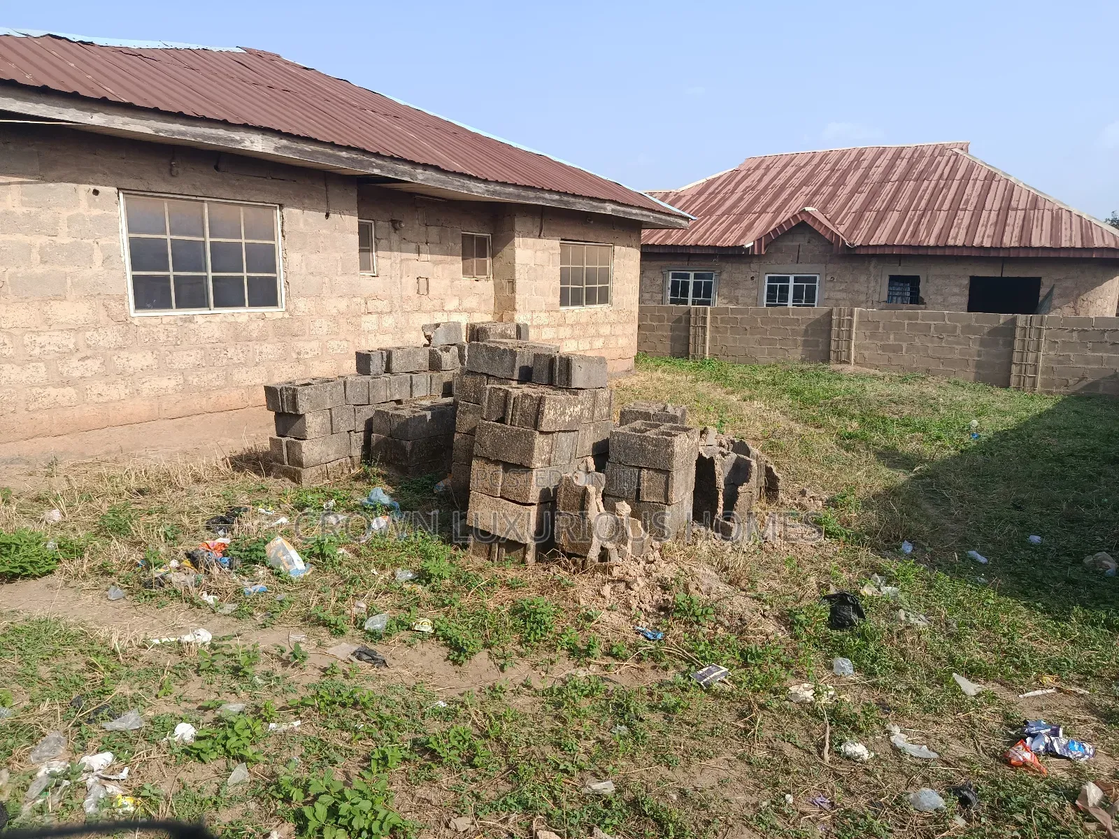3bdrm Bungalow in Alawode Area, Aroro for sale in Ibadan