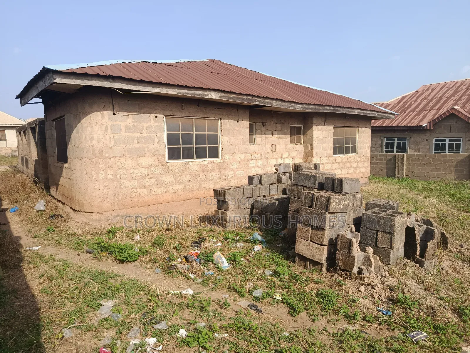 3bdrm Bungalow in Alawode Area, Aroro for sale in Ibadan