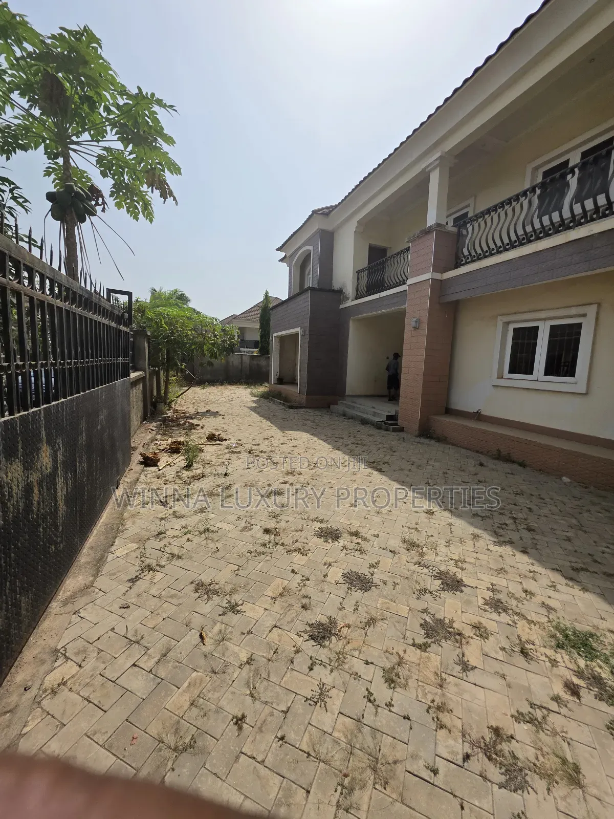 5bdrm Duplex in Kings Park Estate, Kaura for sale in Kaura