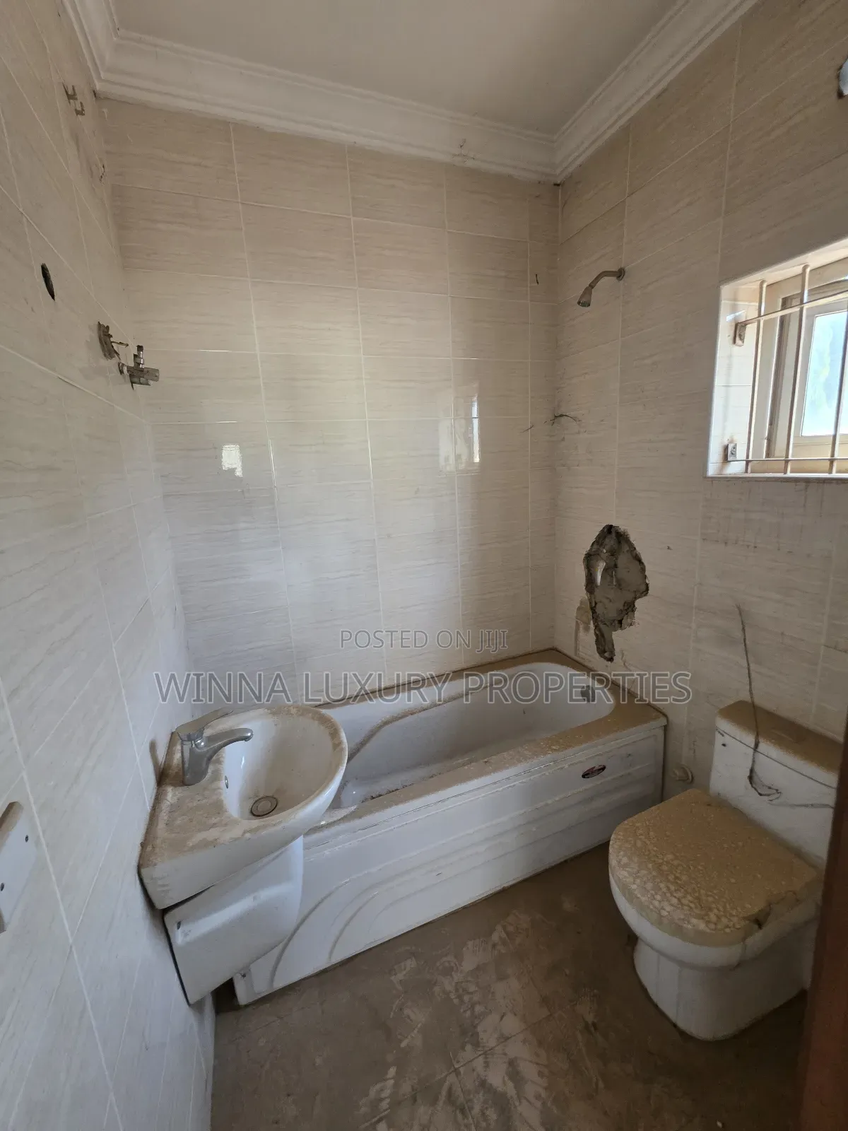 5bdrm Duplex in Kings Park Estate, Kaura for sale in Kaura