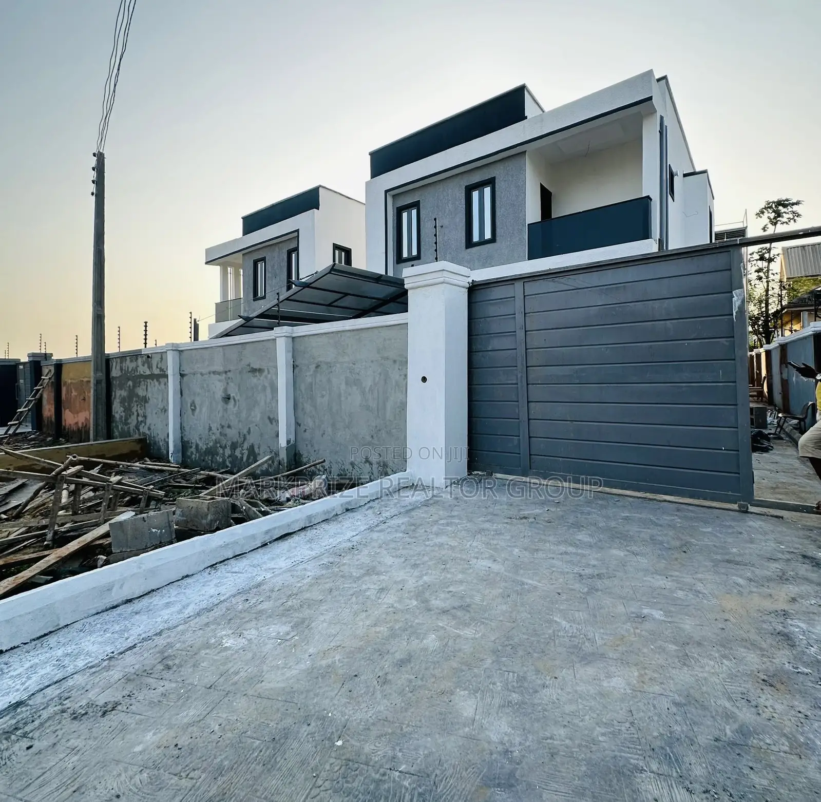 4bdrm Duplex in Magodo Phase 1 Lagos for sale in Magodo