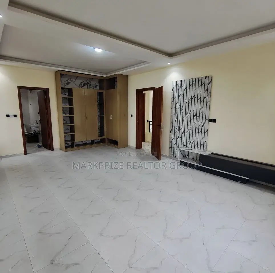 4bdrm Duplex in Wemco Ikeja Lagos for sale in Ikeja