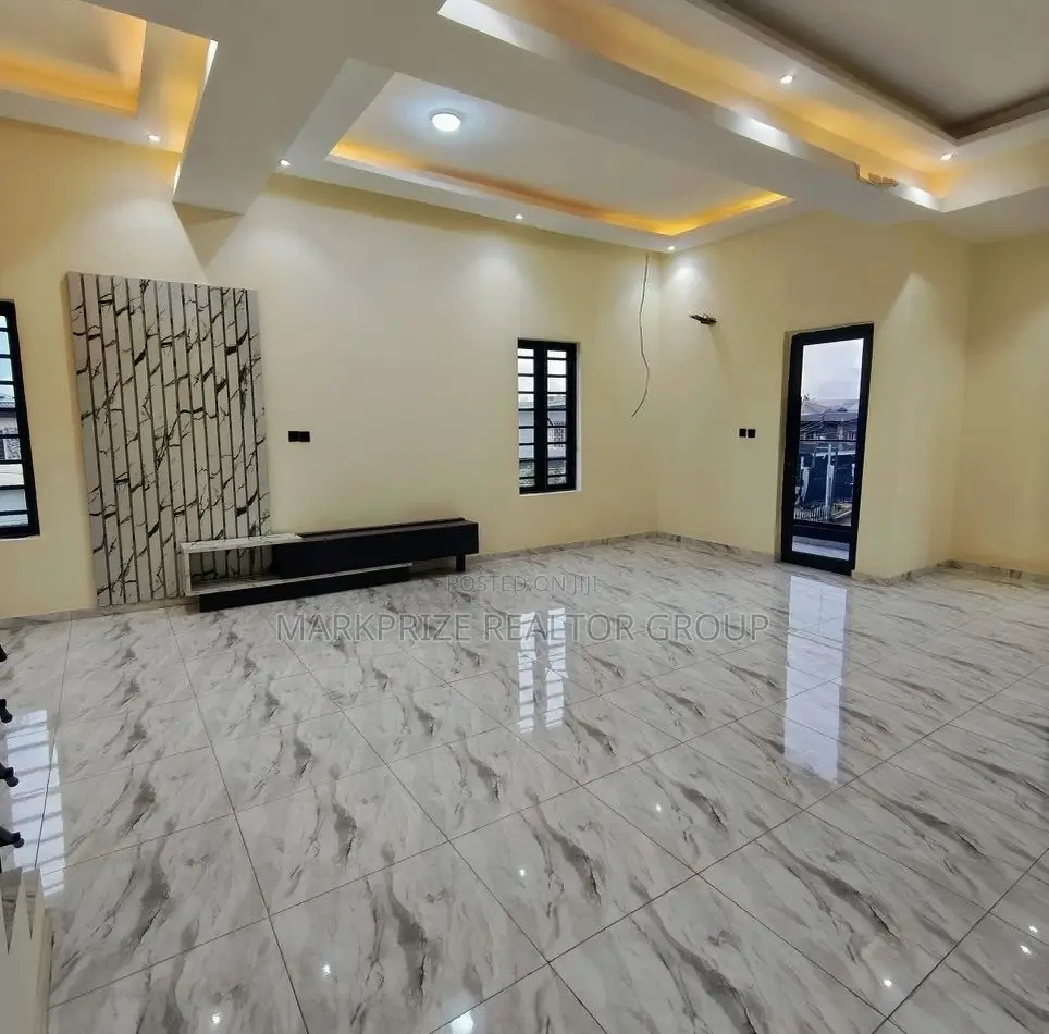 4bdrm Duplex in Wemco Ikeja Lagos for sale in Ikeja
