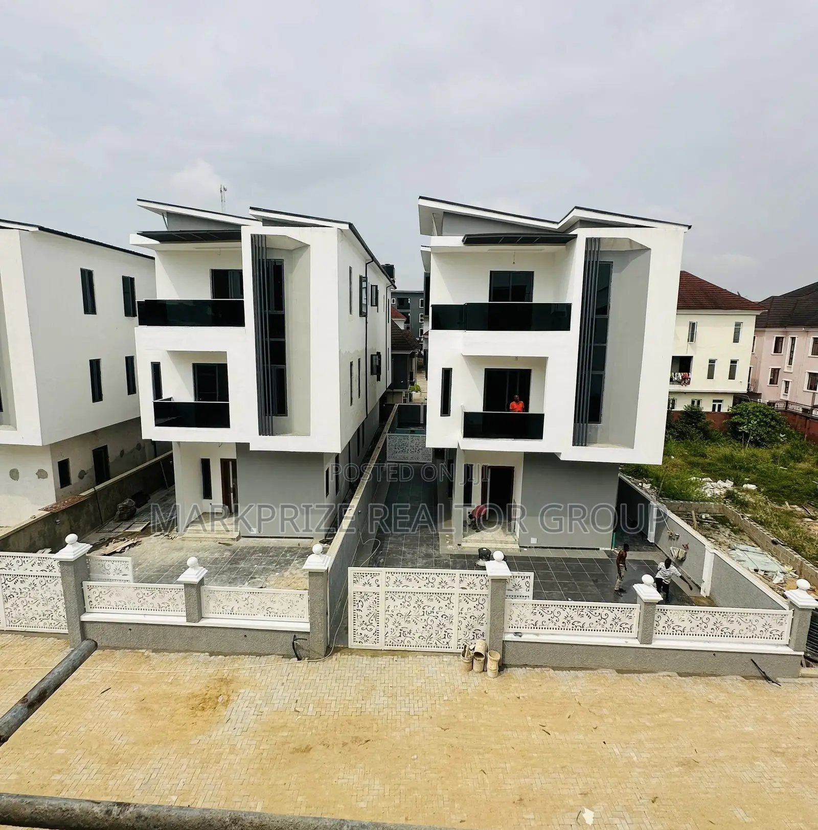 5bdrm Duplex in Ikeja Gra Lagos for sale in Ikeja GRA
