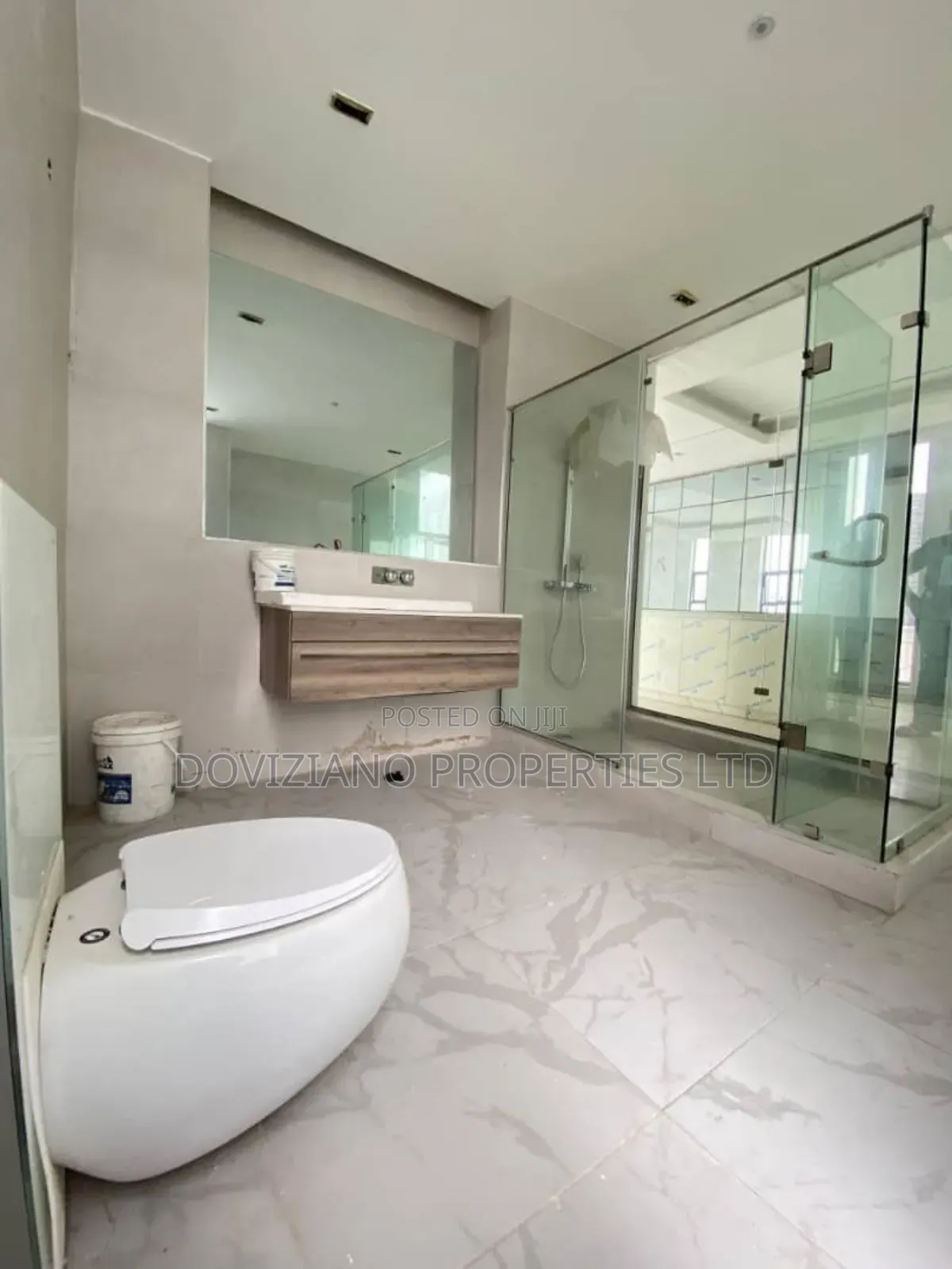 5bdrm Duplex in Osapa london for sale in Osapa london