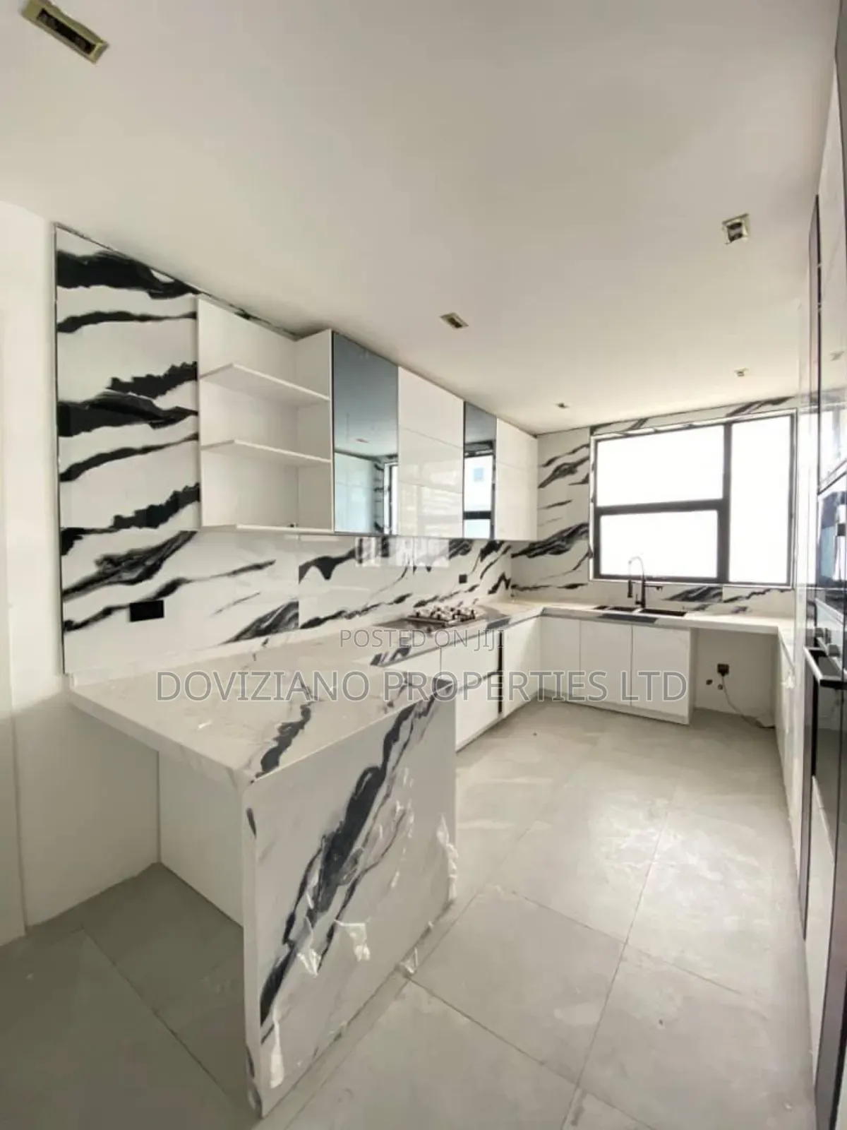 5bdrm Duplex in Osapa london for sale in Osapa london