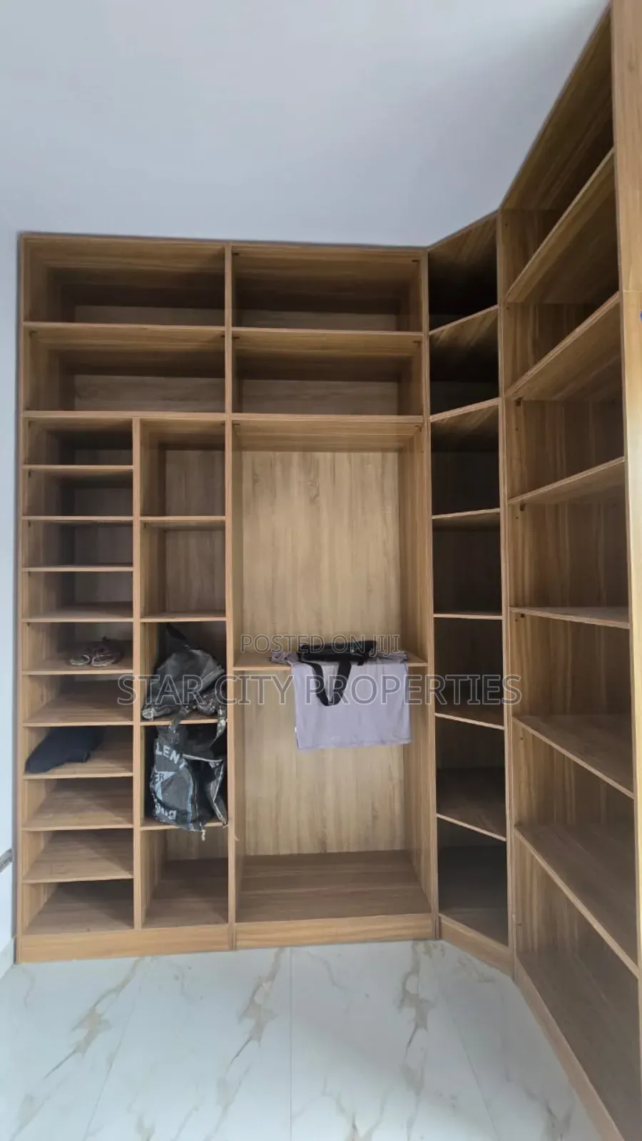 5bdrm Duplex in Omole Ph 2 for sale in Omole Phase 2