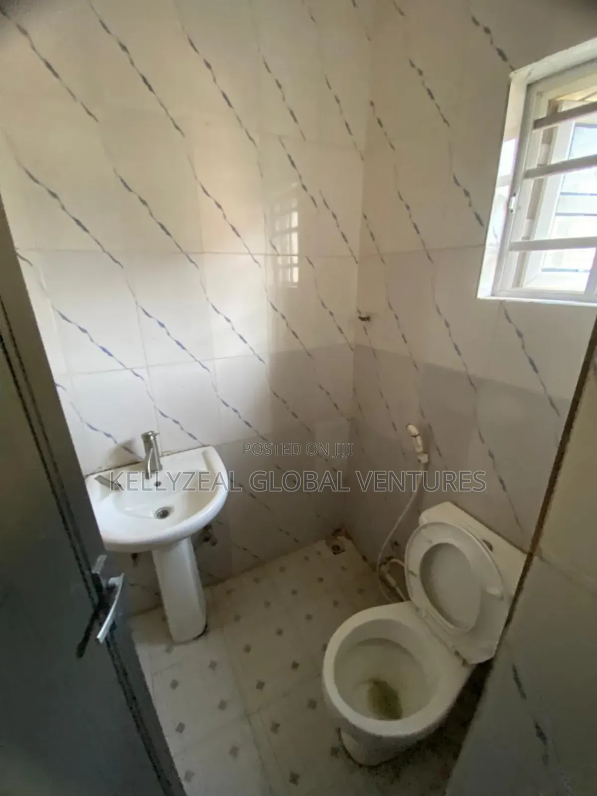 2bdrm Apartment in Gloryland Estate, Ago Palace for rent in Ago Palace