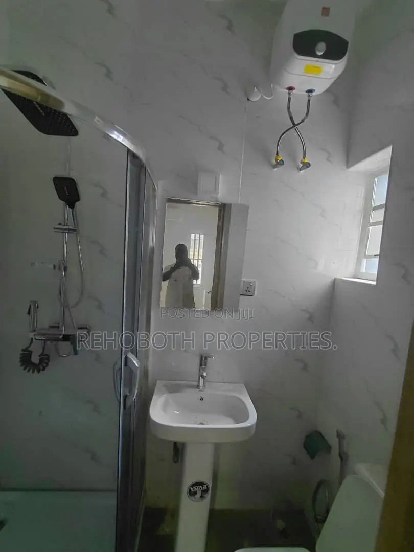 4bdrm Duplex in Sijuwade Str,Jericho for sale in Jericho