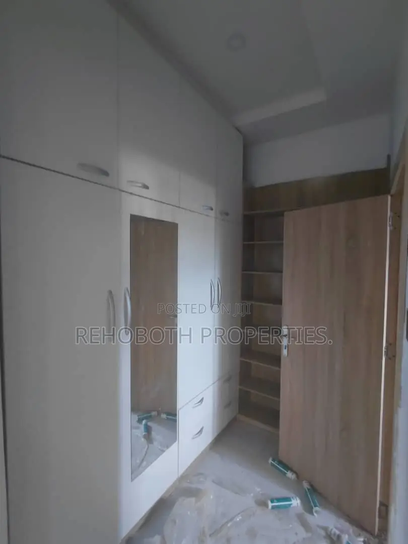 4bdrm Duplex in Sijuwade Str,Jericho for sale in Jericho