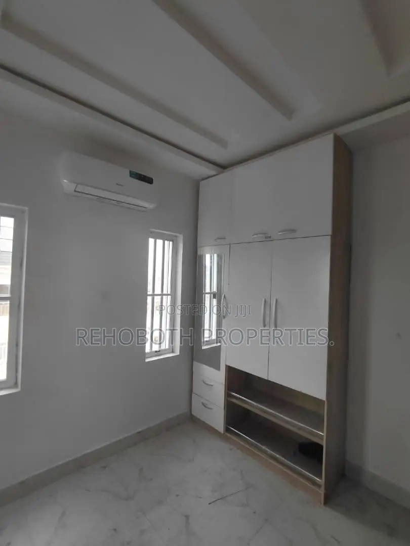4bdrm Duplex in Sijuwade Str,Jericho for sale in Jericho