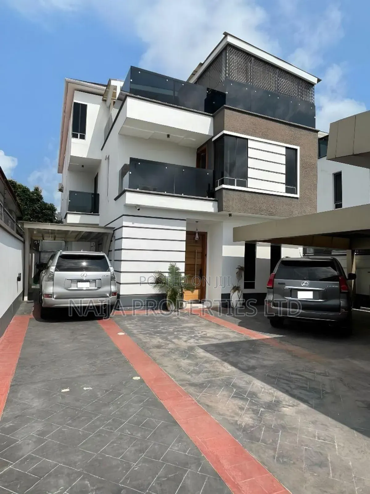 5bdrm Duplex in Lekki Phase 1 for sale in Lekki Phase 1