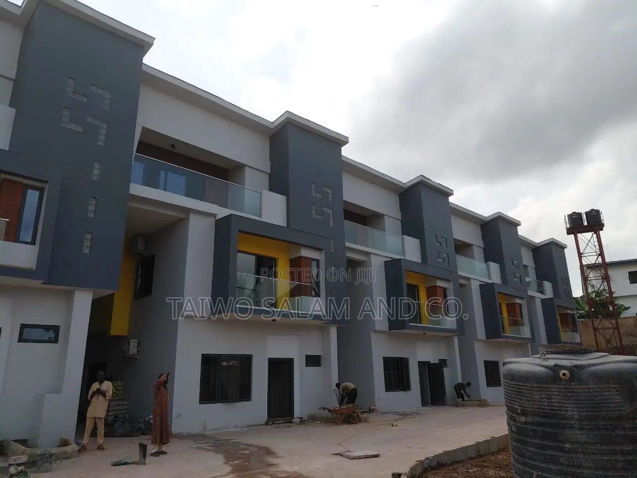 4bdrm Duplex in Alalubosa for sale in Alalubosa