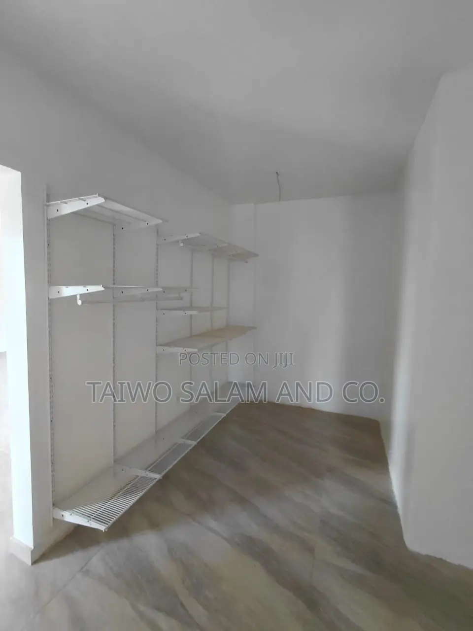 4bdrm Duplex in Alalubosa for sale in Alalubosa