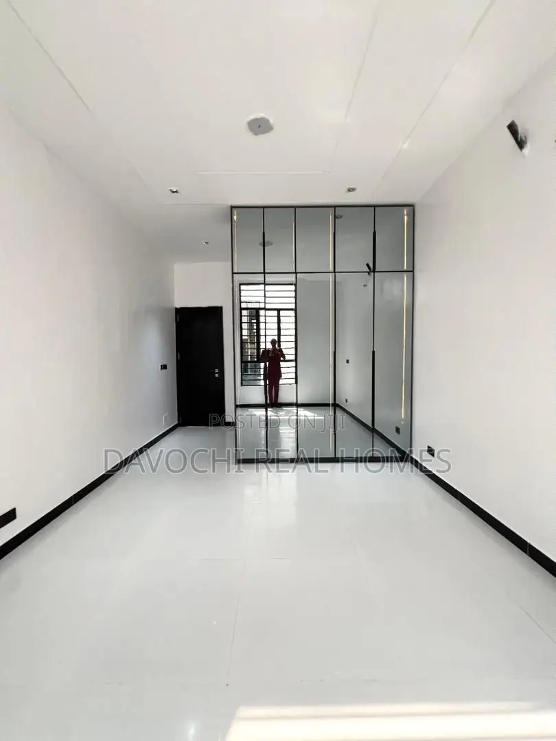 5bdrm House in Lekki Phase1 for sale in Lekki Phase 1
