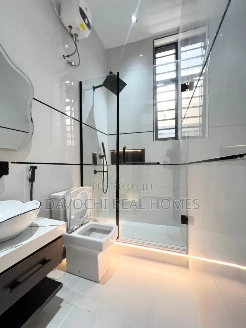 5bdrm House in Lekki Phase1 for sale in Lekki Phase 1
