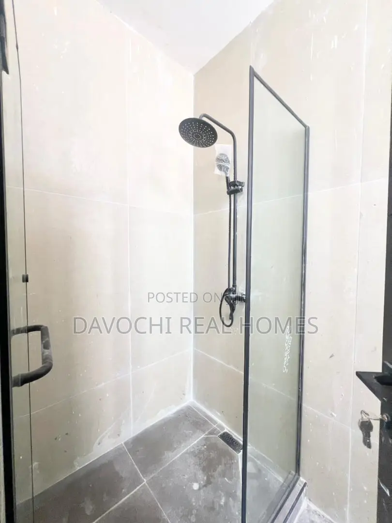 4bdrm Duplex in Ikota for sale in Ikota