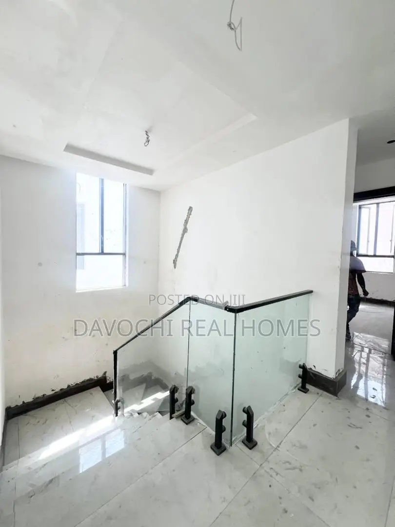 4bdrm Duplex in Ikota for sale in Ikota