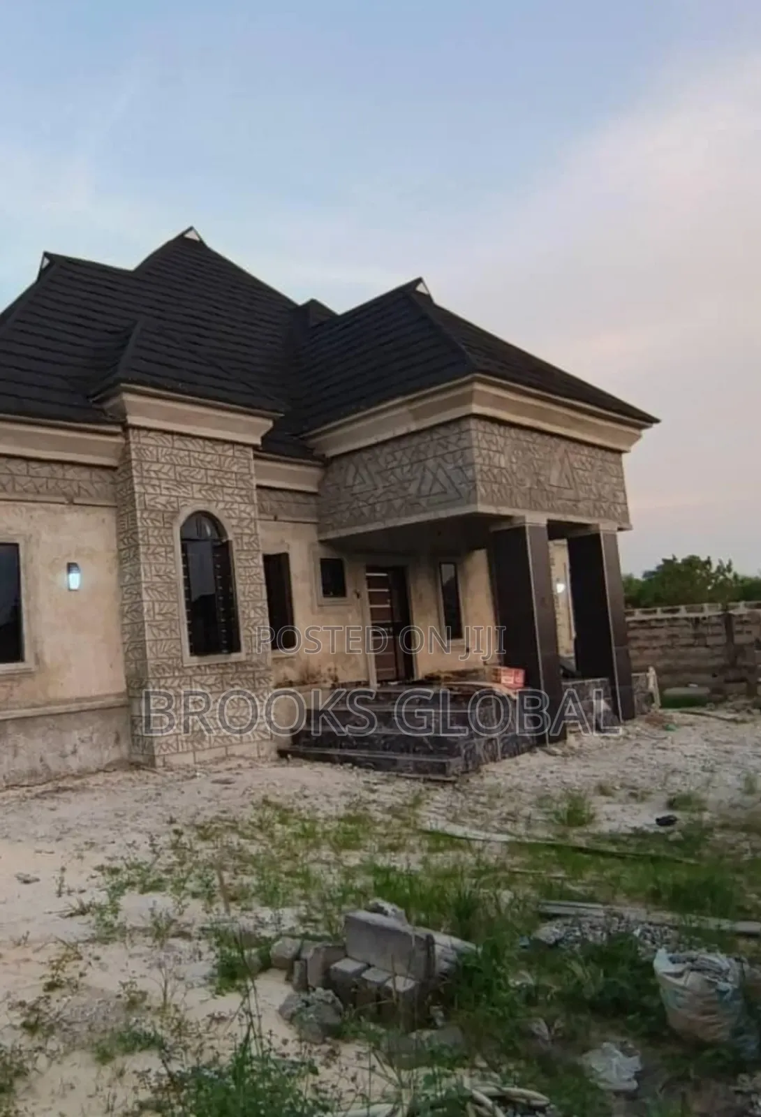 4bdrm Bungalow in Warri for sale in Warri