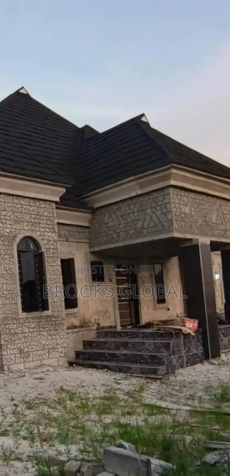 4bdrm Bungalow in Warri for sale in Warri