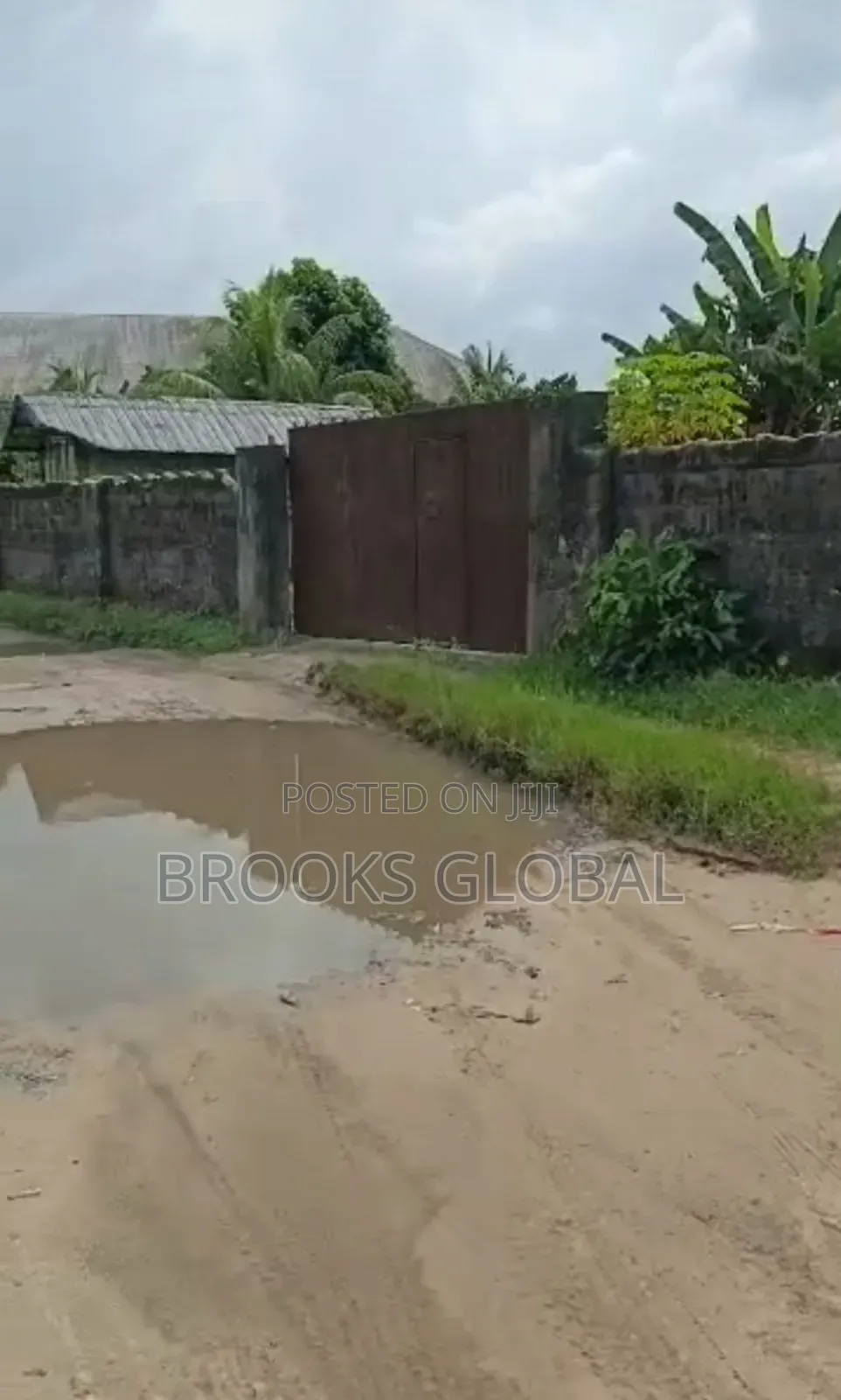 A Fence Round 1 Acre of Land Close 2 Otokutu Express, Otokutu 4 Sale in Warri