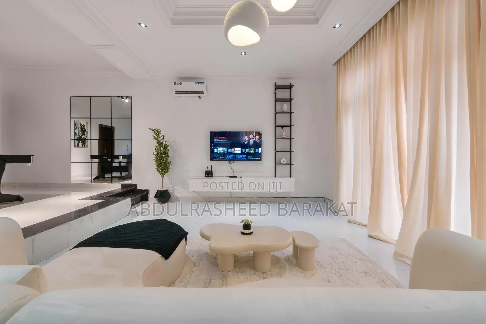 Beautiful and Luxury One Bedroom Apartment With Ps5, Snooker in Lekki Phase 1