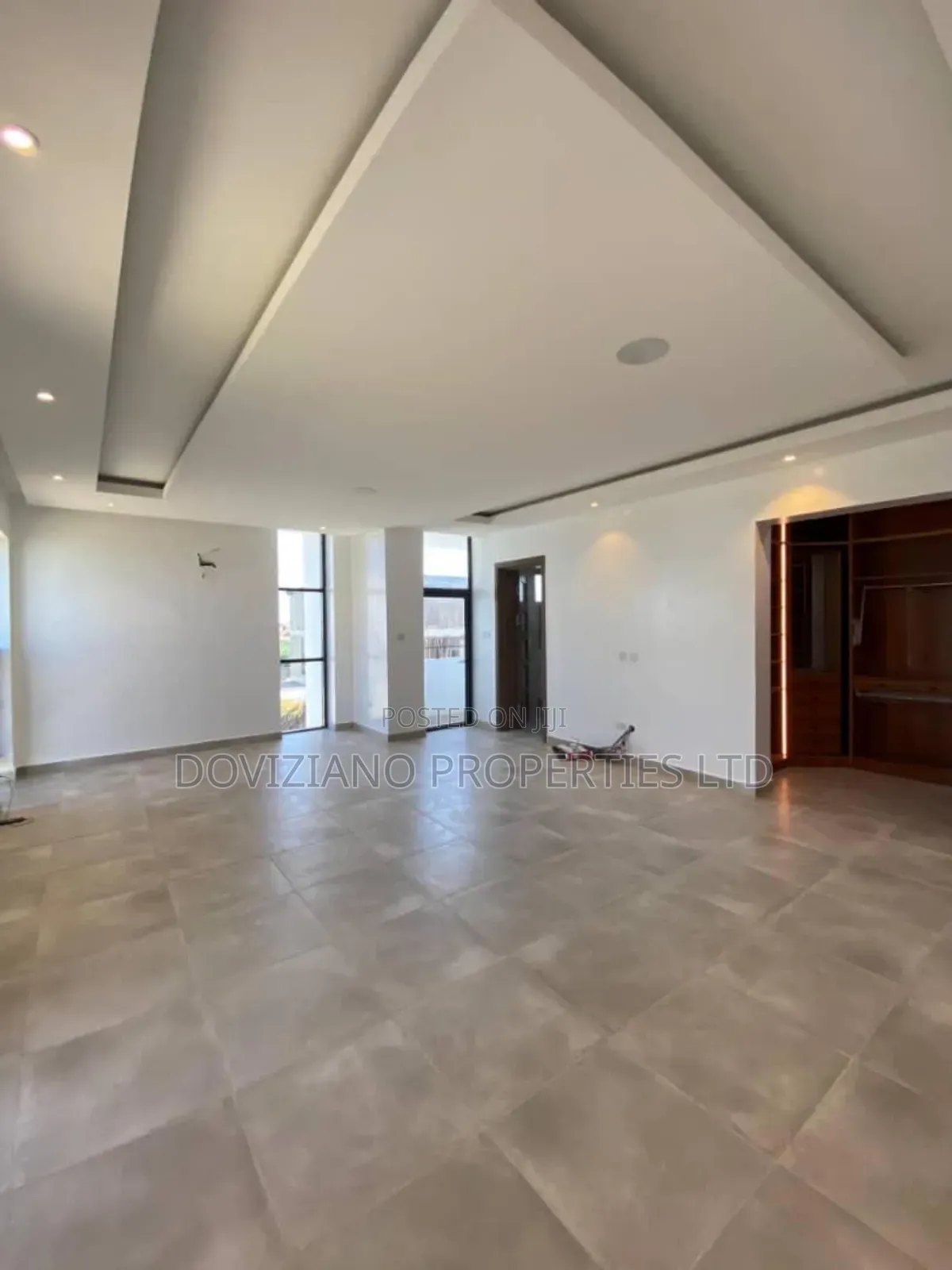 5bdrm Duplex in Ikate for sale in Ikate