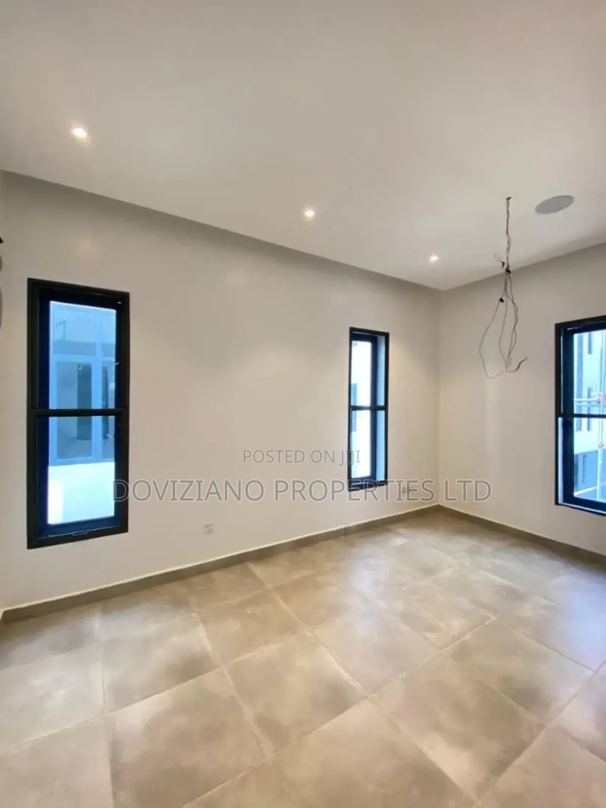 5bdrm Duplex in Ikate for sale in Ikate