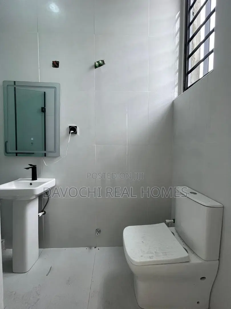 4bdrm Duplex in Ikota for sale in Ikota