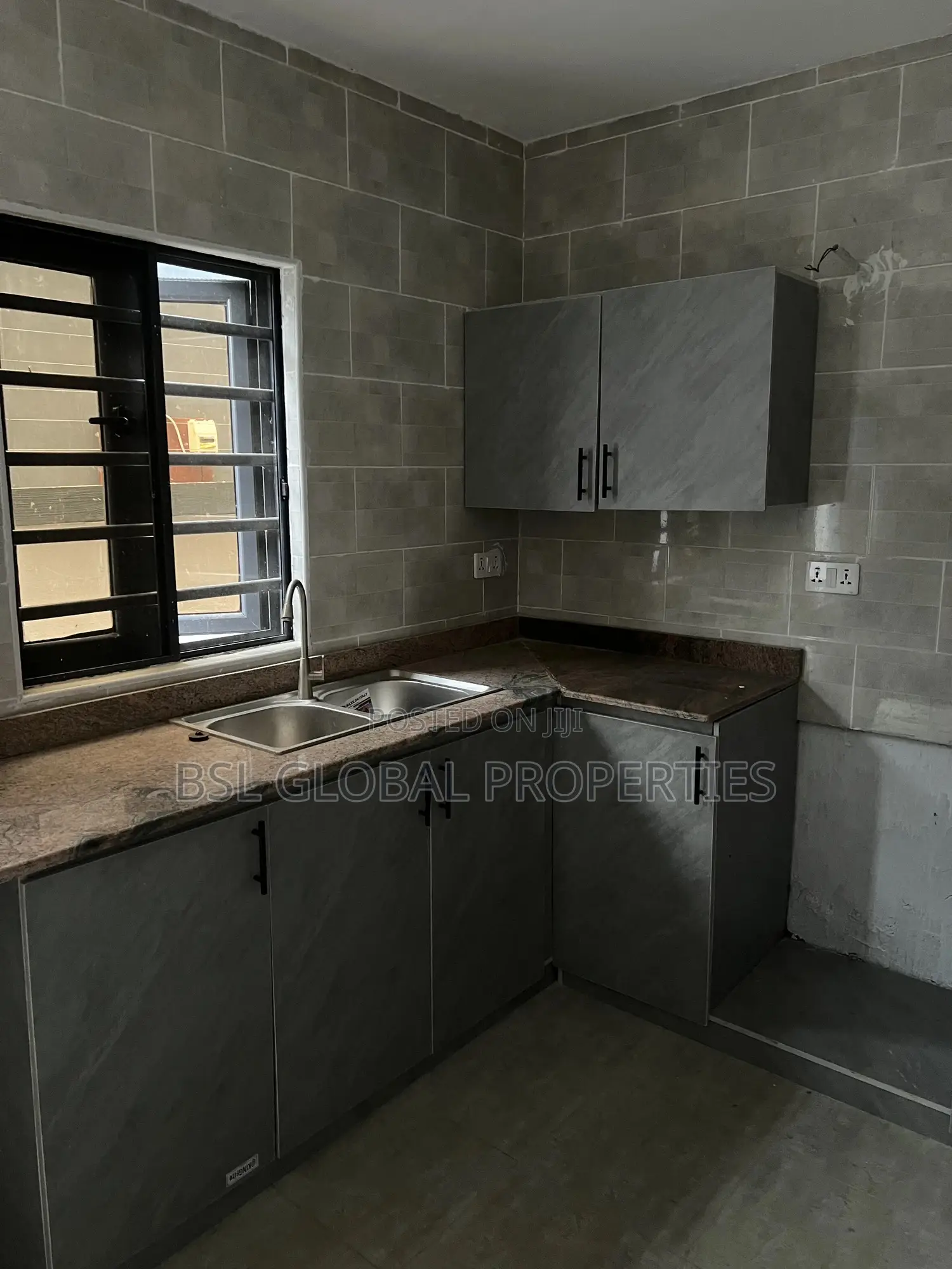3bdrm Duplex in Omole Phase 2 for sale in Omole Phase 2