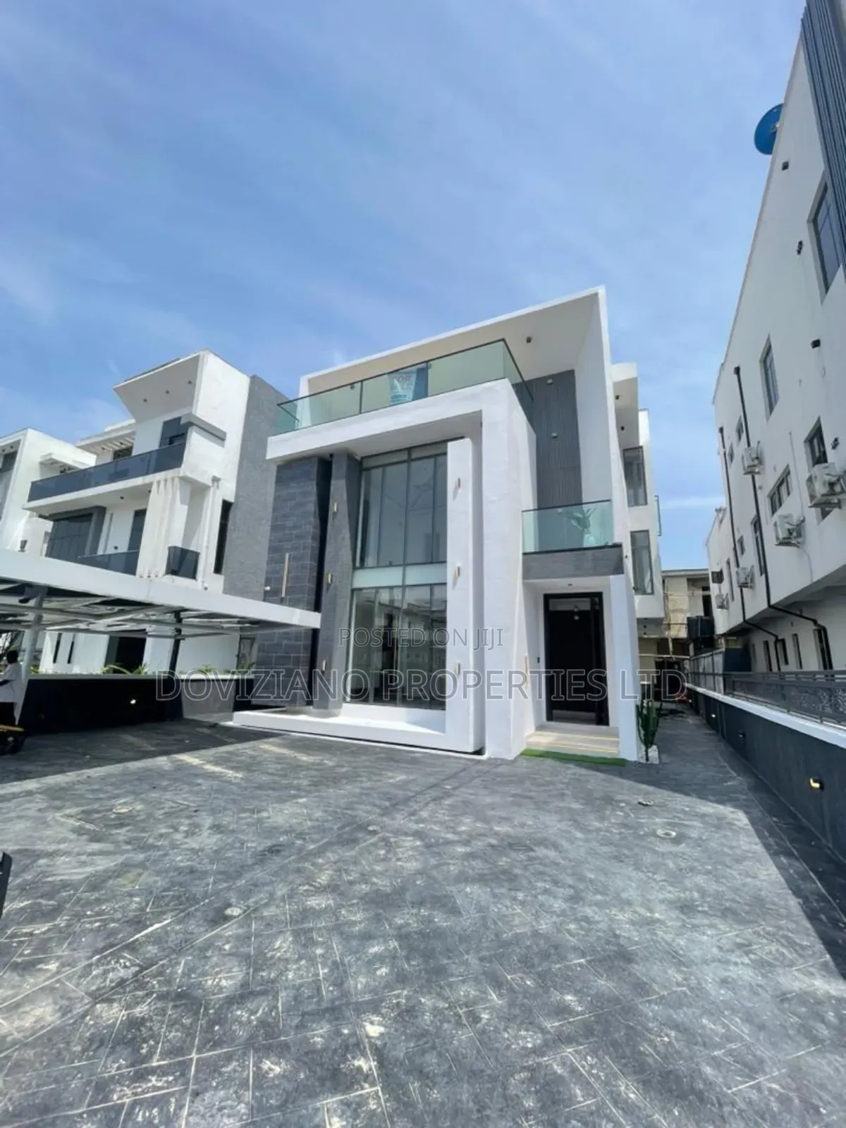 5bdrm Duplex in Ikota for sale in Ikota